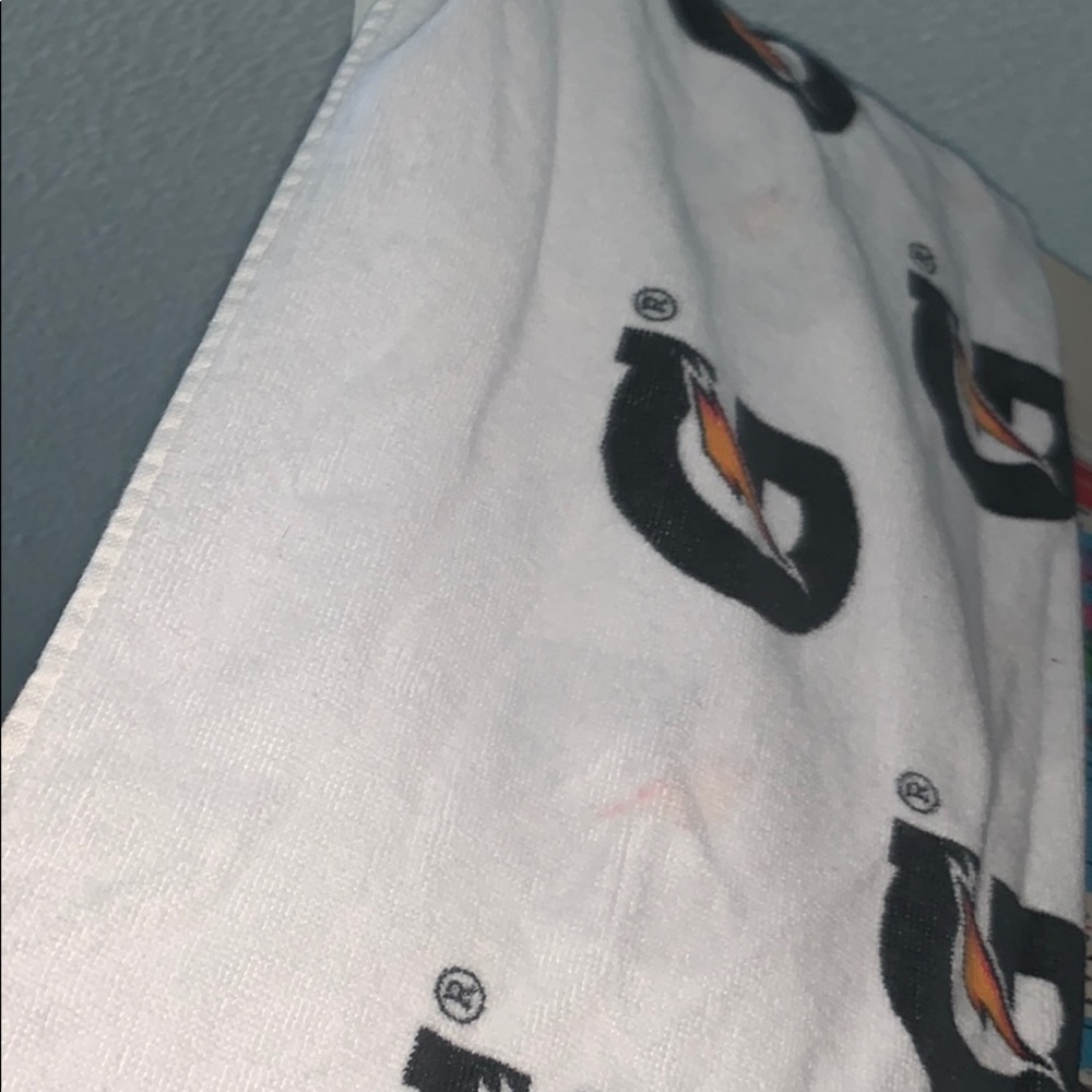 Official Nba Gatorade Towel thrown by Mike Conley